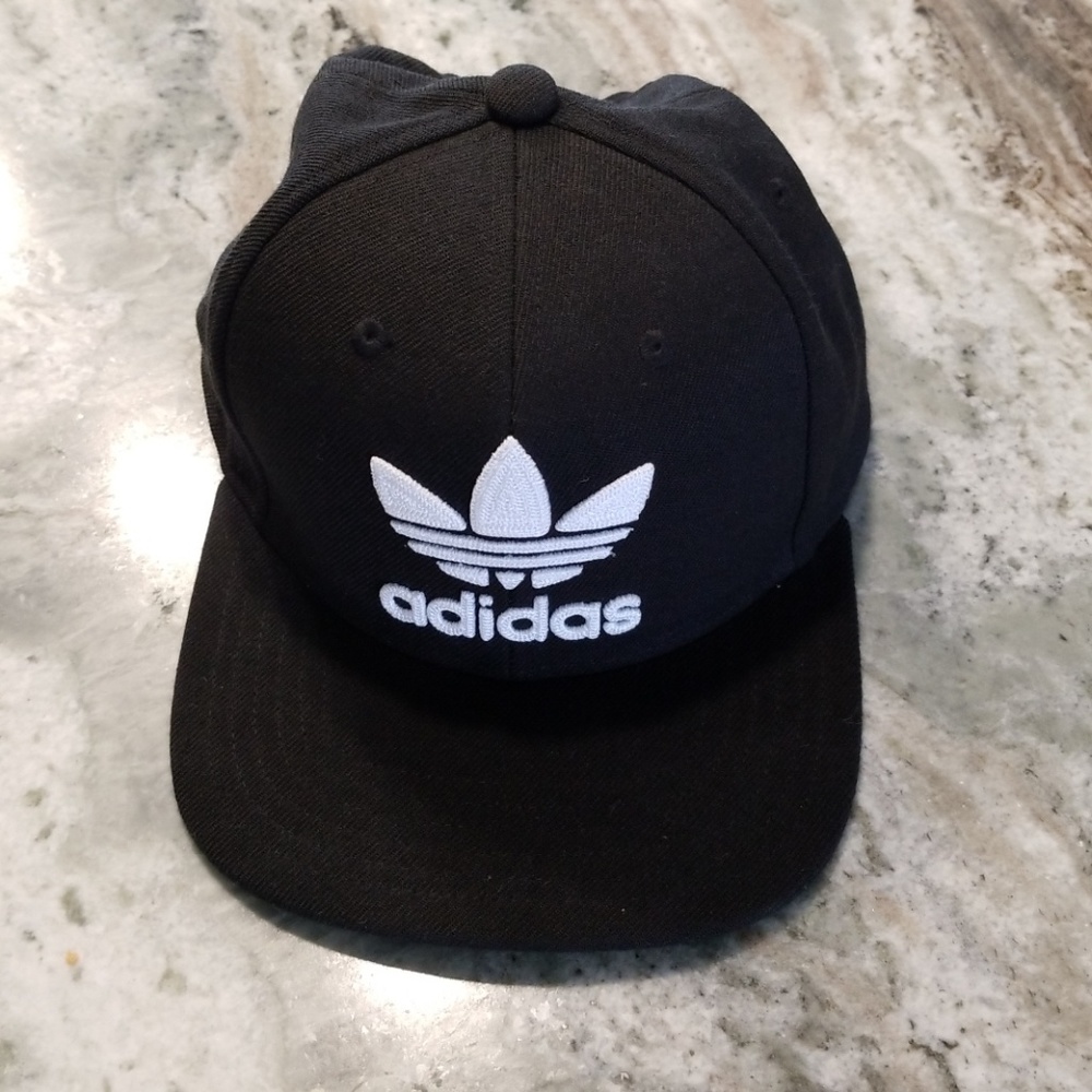 Adidas snapback cap